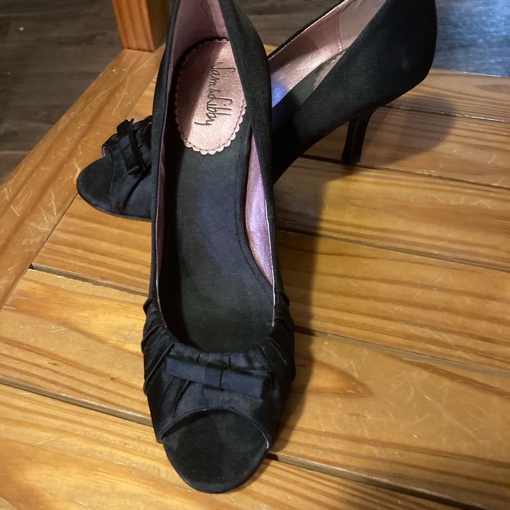 Semi worn Sam & Libby black heels